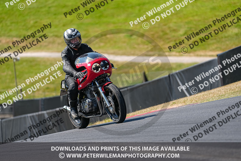 cadwell park;cadwell park photographs;cadwell trackday photographs;enduro digital images;event digital images;eventdigitalimages;peter wileman photography;racing digital images;trackday digital images;trackday photos